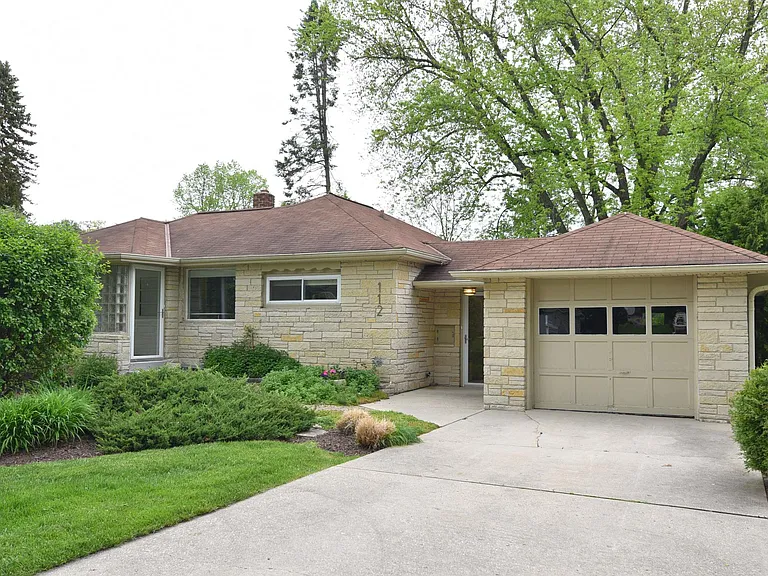 Attached 1.5 car Garage with Mudroom