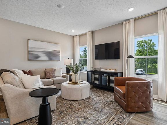 5th image of 265 Valor Ln