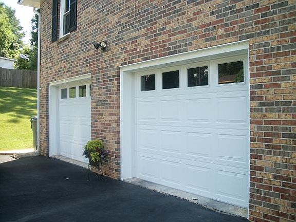 3rd image of 109 Hermitage Dr