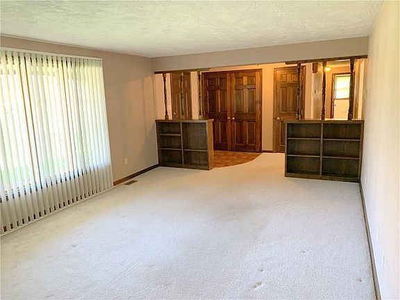 4th image of 5581 N Meadowlark Ln
