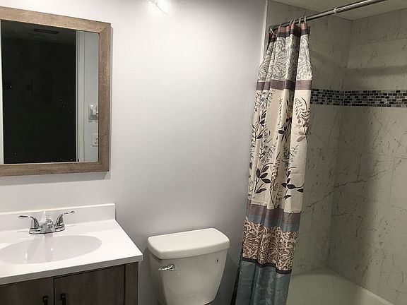 2nd image of 601 Pine Dr APT 209