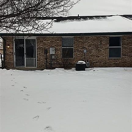 3rd image of 8282 Glen Oaks Ct