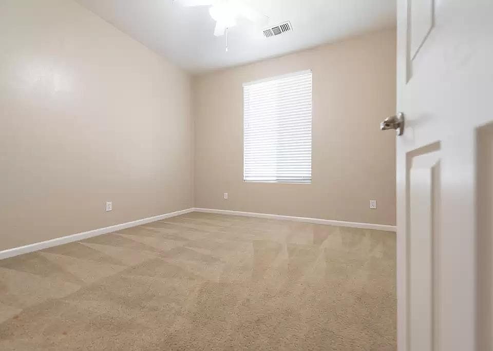 2nd image of 507 Lithia Way