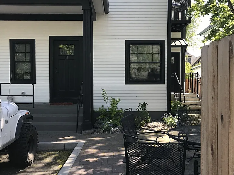 534 E Front St — Photo 2