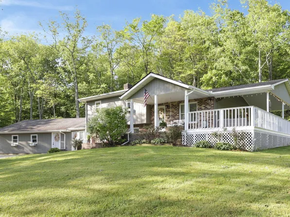 1881 Lake Rd SE, Lancaster, OH 43130