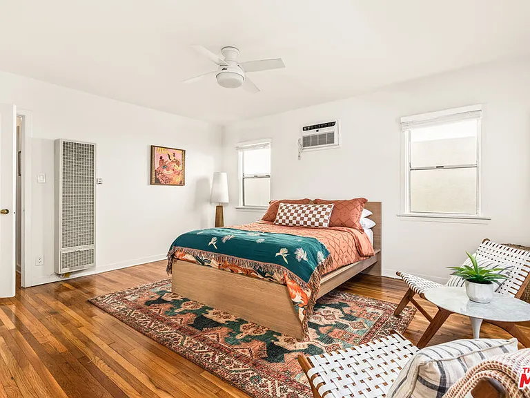 329 S Reeves Dr — Photo 17
