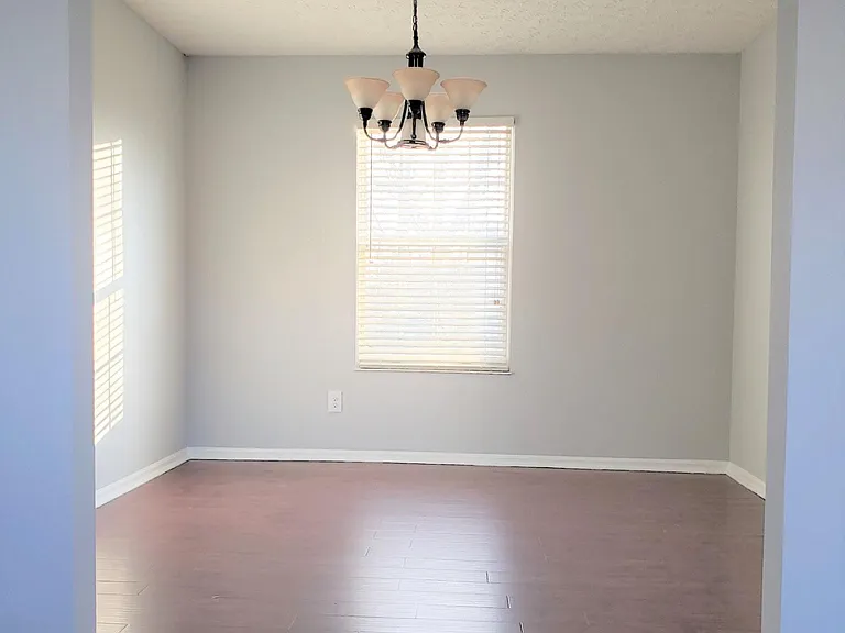 2193 Jarrow Dr — Photo 6