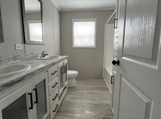 3489 Creekside Blvd #327, Burton, MI 48519