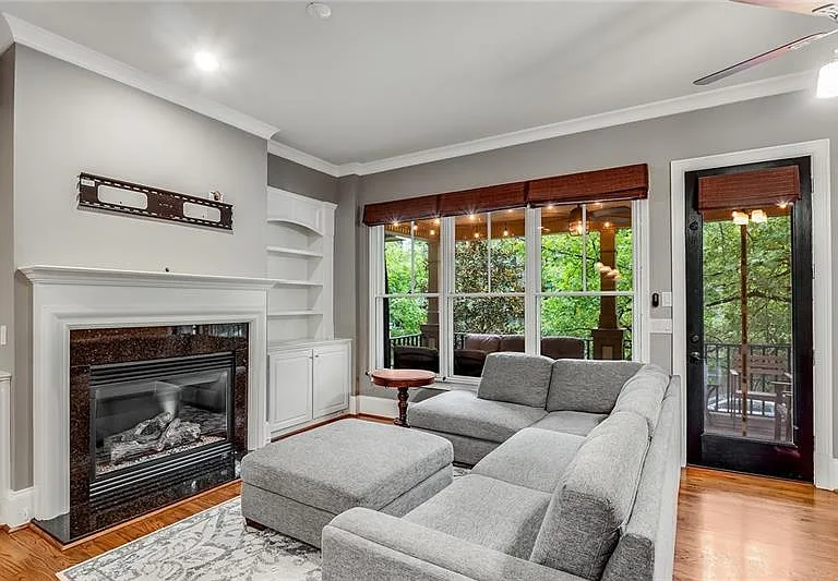 1219 Mecaslin St NW #6 — Photo 9