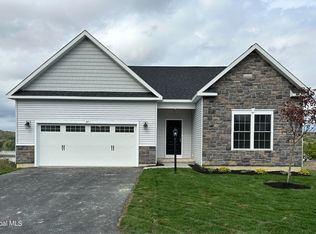 27 Harbor Ln, Cohoes, NY 12047