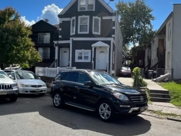 882 Livingston St, Elizabeth City, NJ 07201