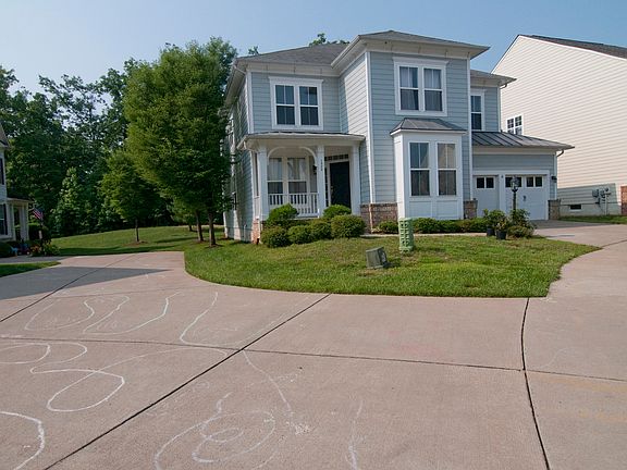 3rd image of 1322 Walker Dr