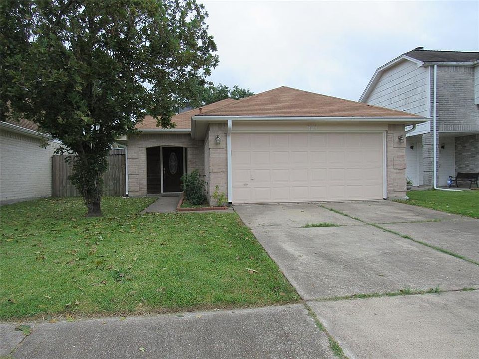 1st image of 821 Briarcreek Dr