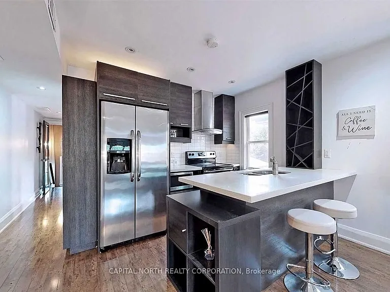 4 Belle Ayre Blvd #UPPER — Photo 7