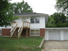 2nd image of 3305 Premier Ln