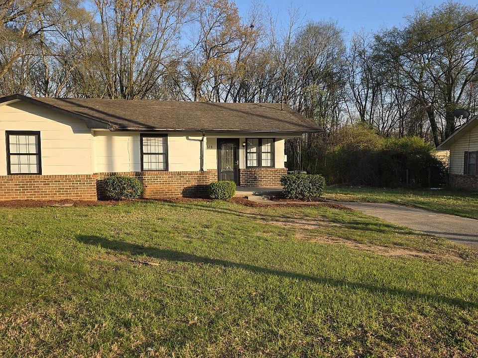 1st image of 628 Canterbury Ave SW