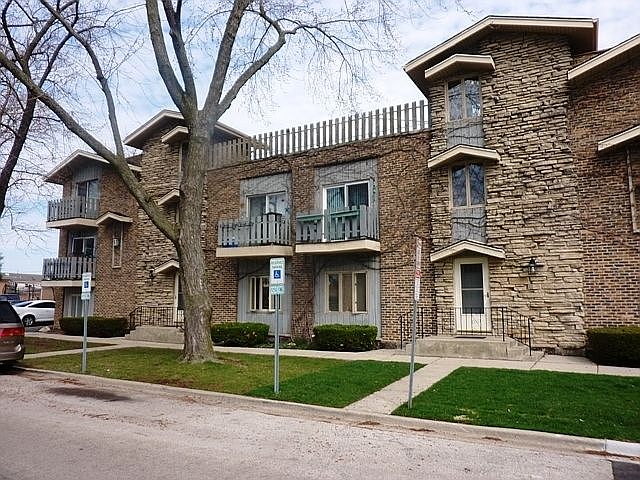 1st image of 3800 Ruby St APT 1W