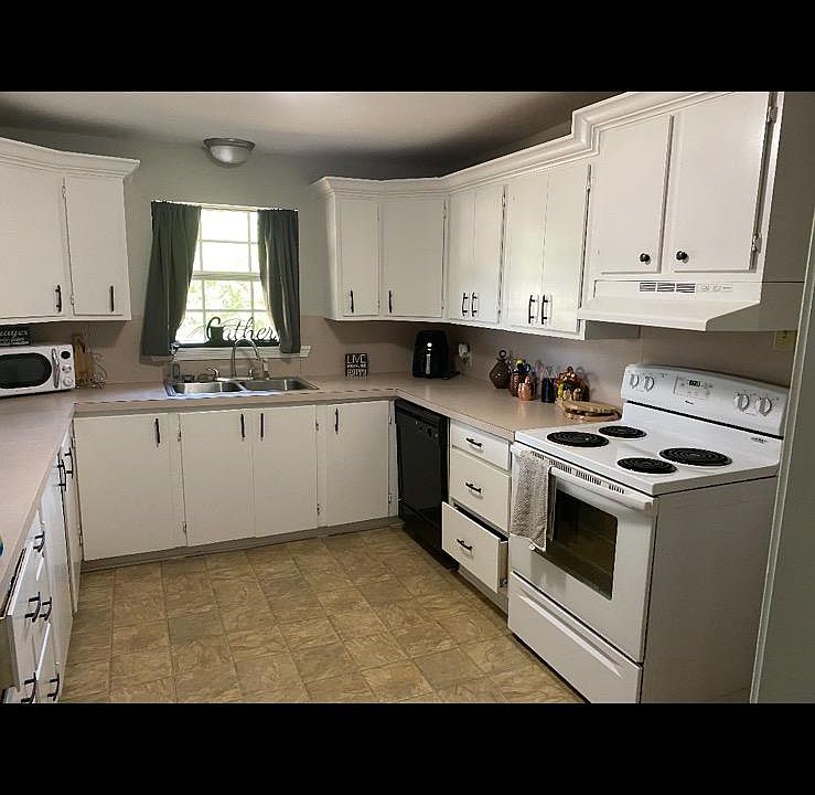 2nd image of 2905 Gattin Rd