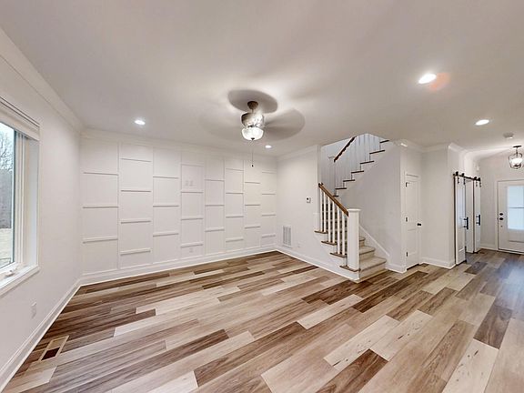 2nd image of 821 Trinity Park Dr