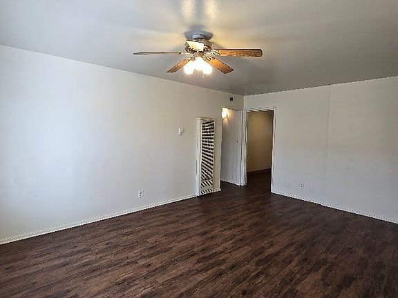 2nd image of 925 E Dakota Ave #925