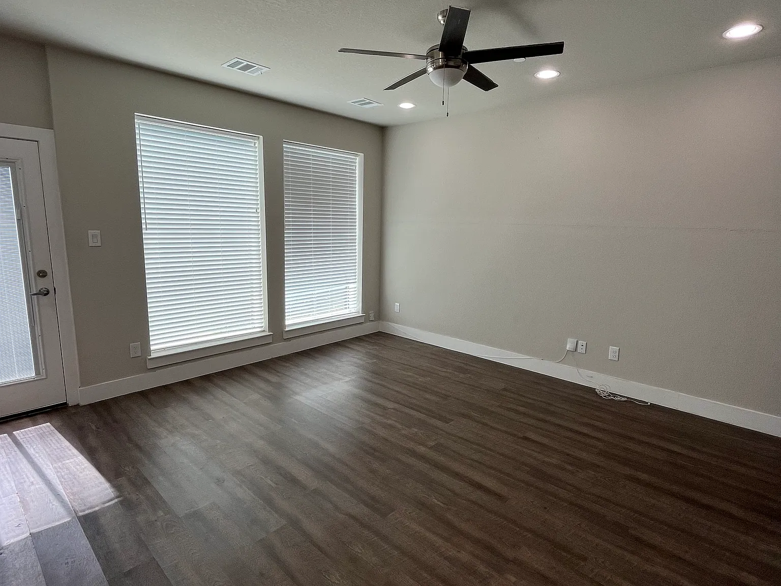 2 bed, 2.5 bath, 1272 sqft, $2,500 — Photo 4