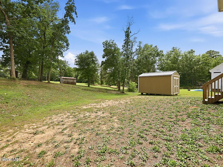 105 Village Dr — Photo 49