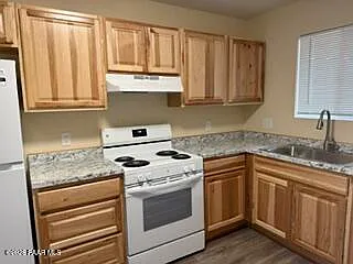 216 S Rush St #A — Photo 2