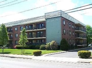 700 Fulton St, Farmingdale, NY 11735