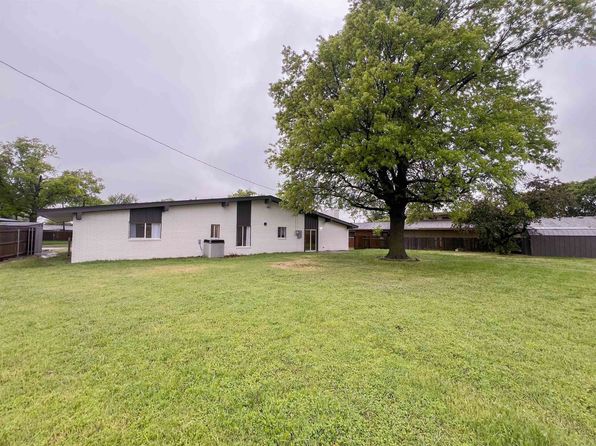 1707 Kiowa St, Enid, OK 73703