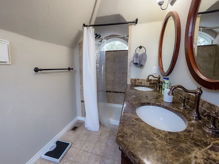 1045 Lowell Blvd — Photo 28