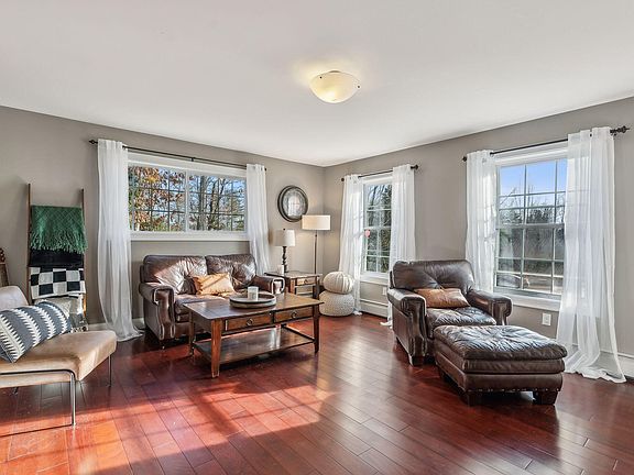 5th image of 16 Berkshire Way
