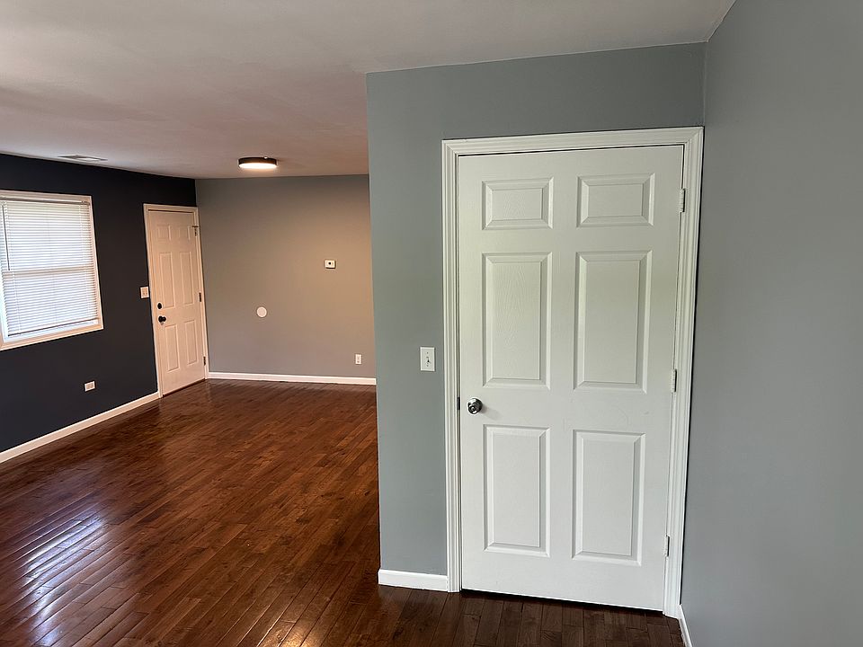 Living room entrace view 2