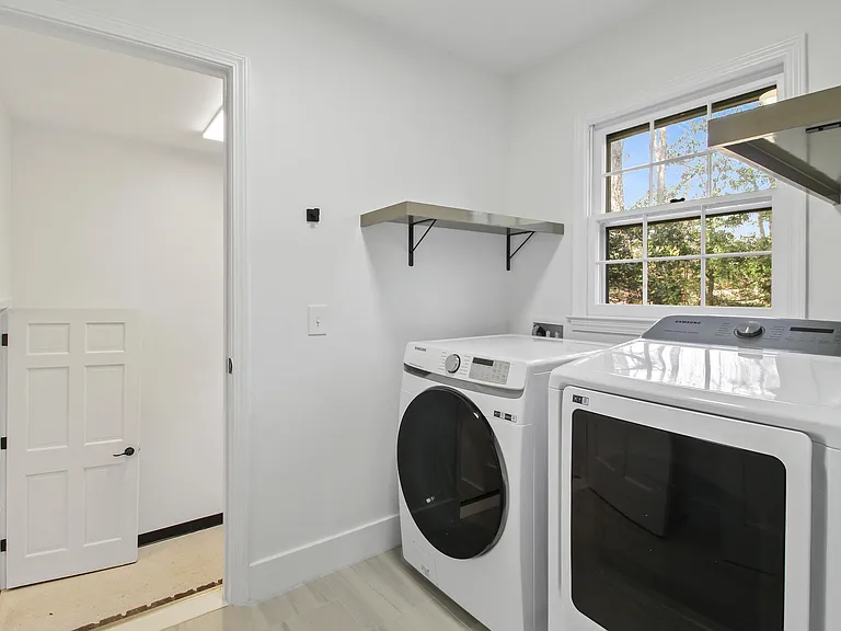 305 Mayfield St — Photo 31