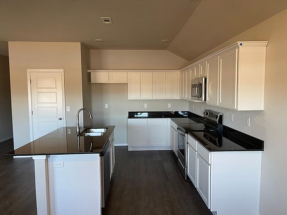 4th image of 3056 Azurite St