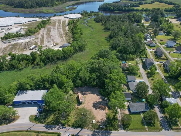 960 Bells Mill Rd, Chesapeake, VA 23322