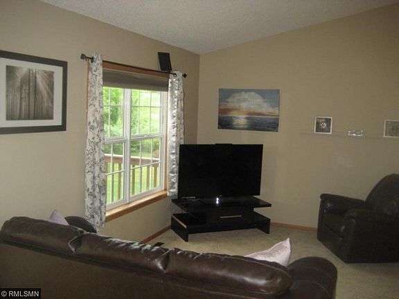 5th image of 825 Daniel Dr S