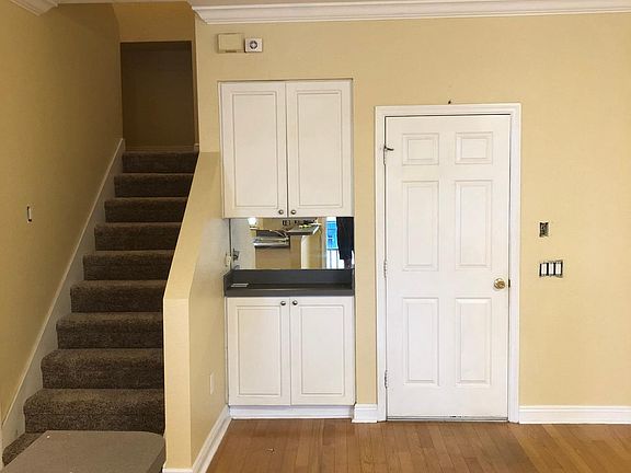 3rd image of 105 Key Haven Ct