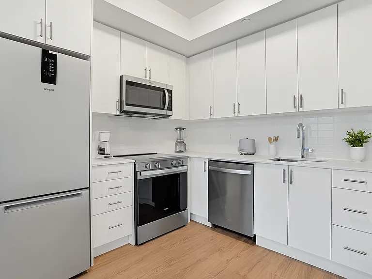3240 William Coltson Ave — Photo 58