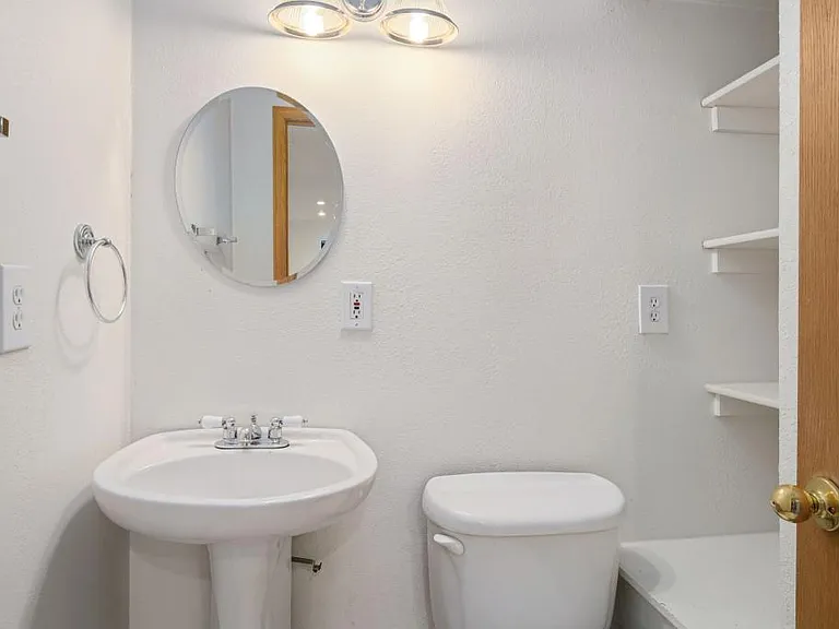 2456 Mary Beth Ct — Photo 18