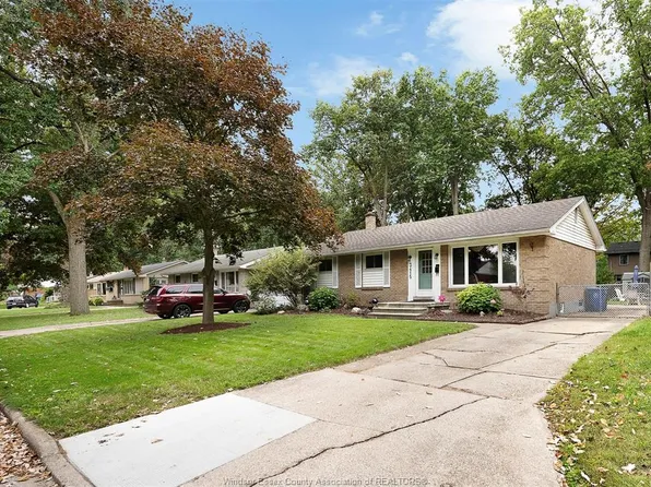 3415 Randolph Ave, Windsor, ON N9E 3E9
