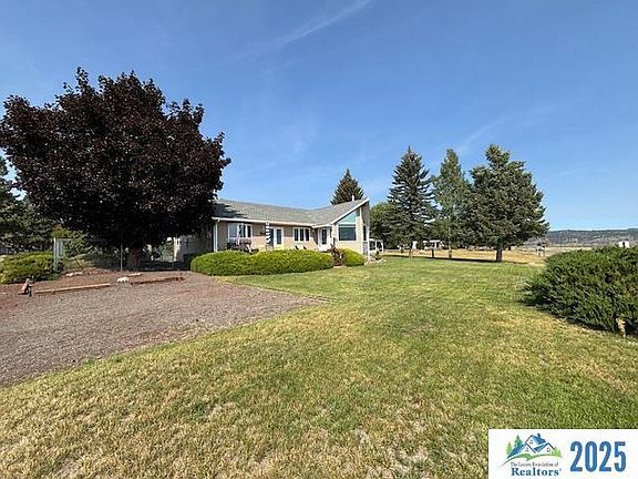 3rd image of 688-125 Hickory Way