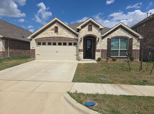 813 Carmen St, Forney, TX 75126