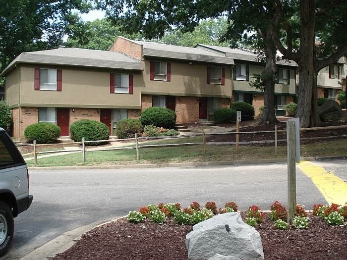 1st image of 2208 Mandalay Dr