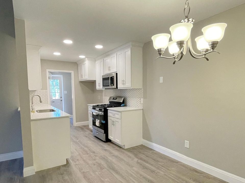 1st image of 1203 Quail Valley Dr