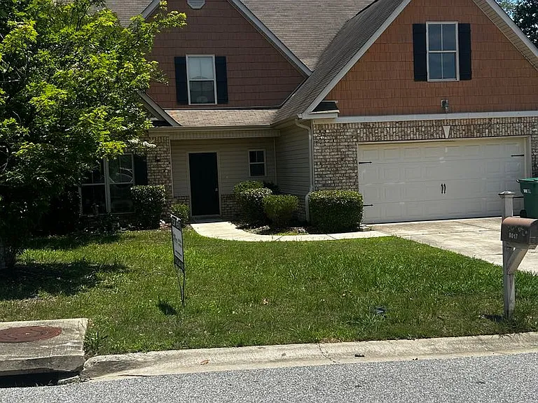 8017 Battle St — Photo 1