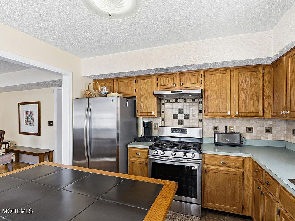 1st image of 129 Hamlet Court