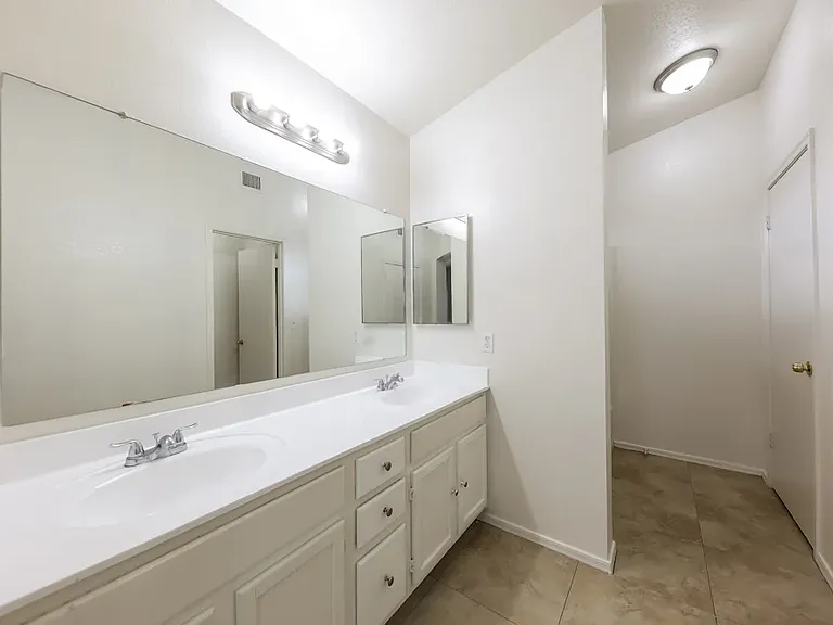 9034 W Alice Ave — Photo 9