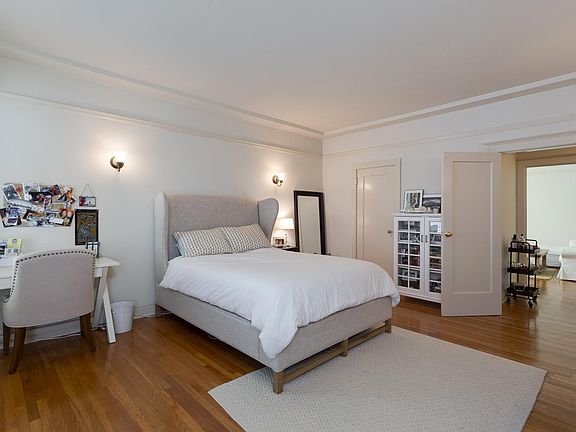 3rd image of 2510 Van Ness Ave APT 5