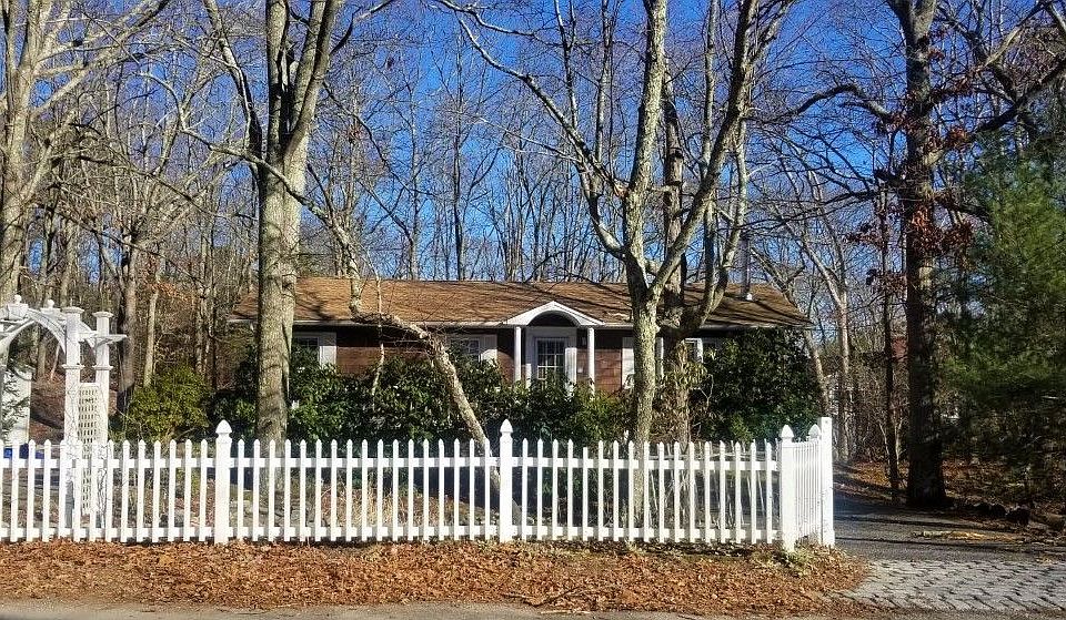1st image of 27 Overlook Ln