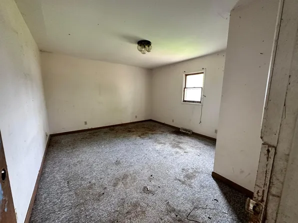 221 McClain Ave, Greenfield, OH 45123